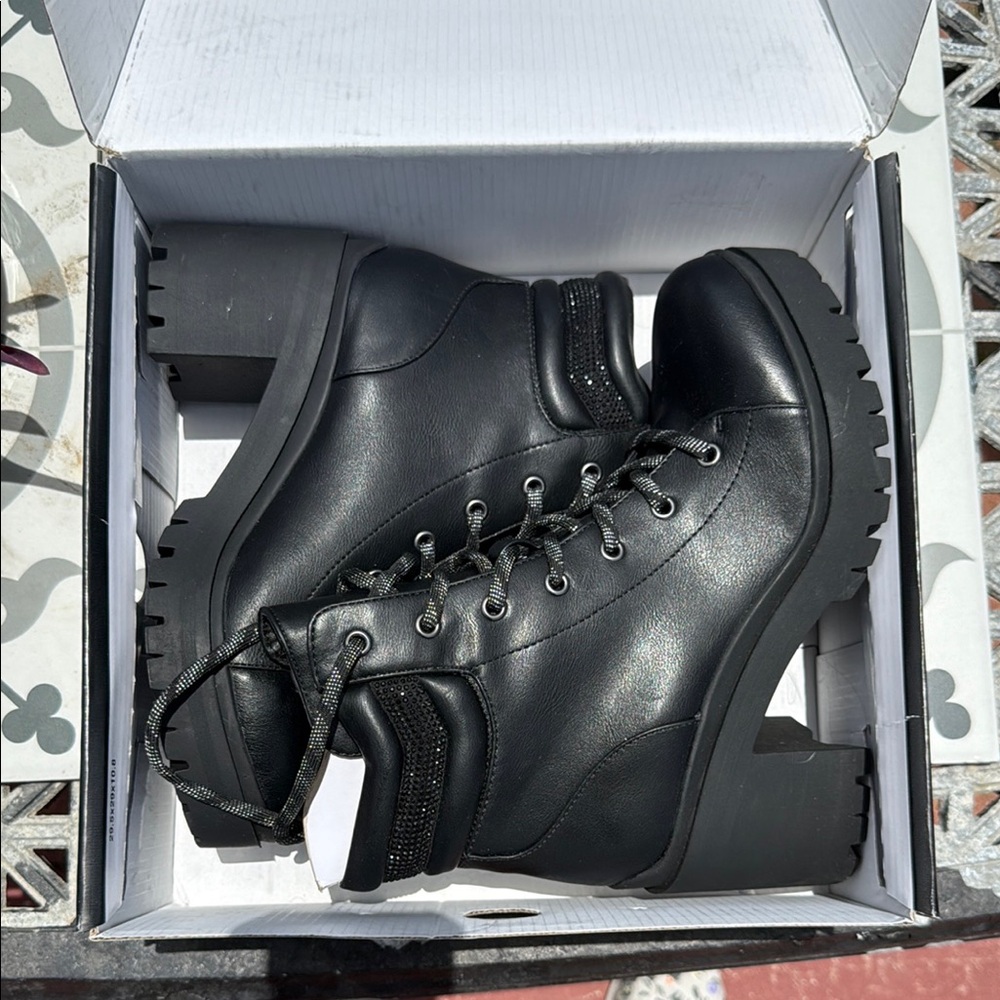 Nine West Quona Black Lace Up Boots size 8 - Picture 9 of 9